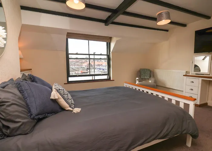 דירה Marina House וויטבי