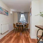 Daire Marina House